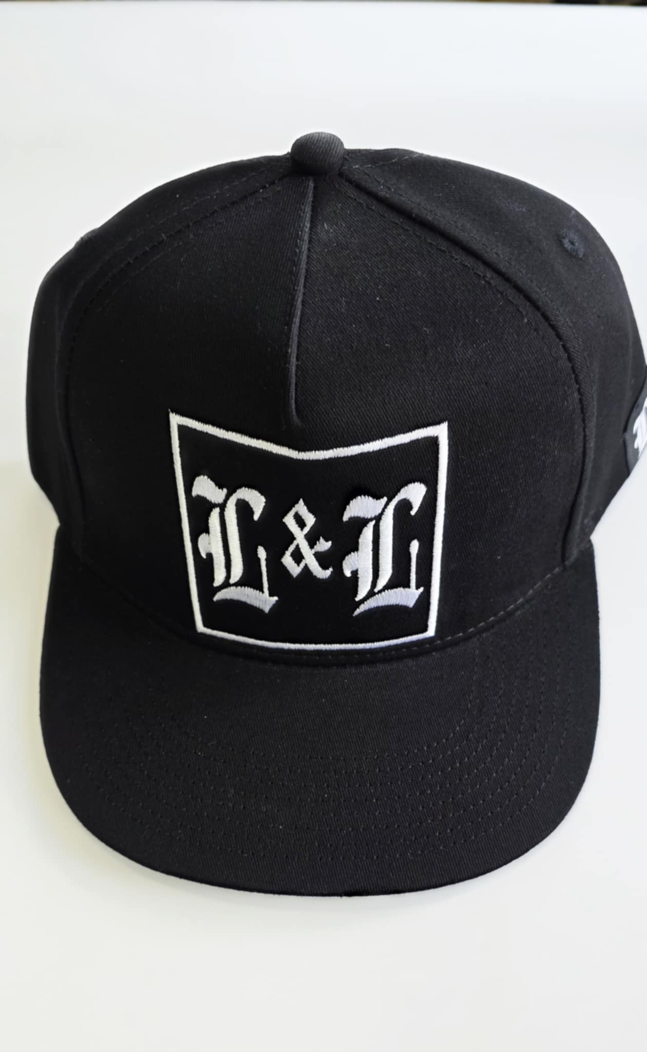 Lord & Lions Classic Snapback – L&L Square Crest Black